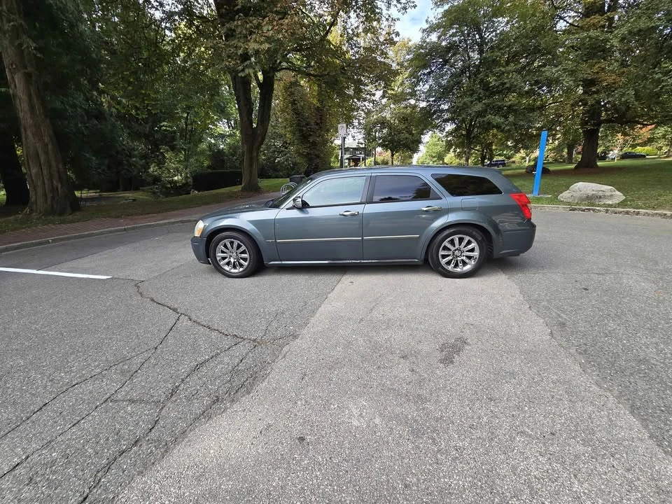 2006 Dodge Magnum 2nd Gen Wagon - Image 3 of 19