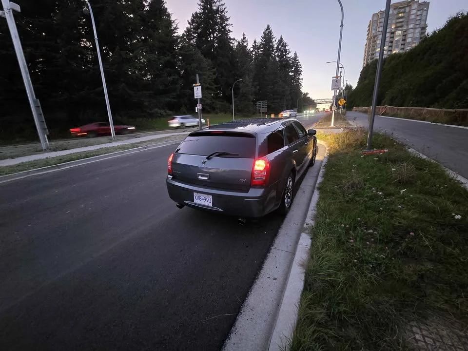 2006 Dodge Magnum 2nd Gen Wagon - Image 10 of 19