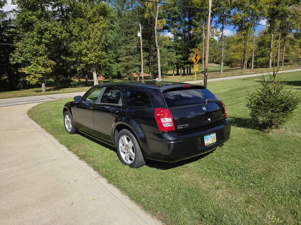 2006 Dodge Magnum 2nd Gen Wagon - Image 3 of 7
