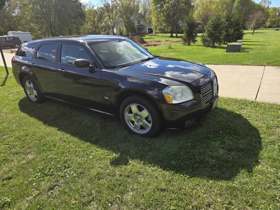 2006 Dodge Magnum 2nd Gen Wagon - Image 2 of 7