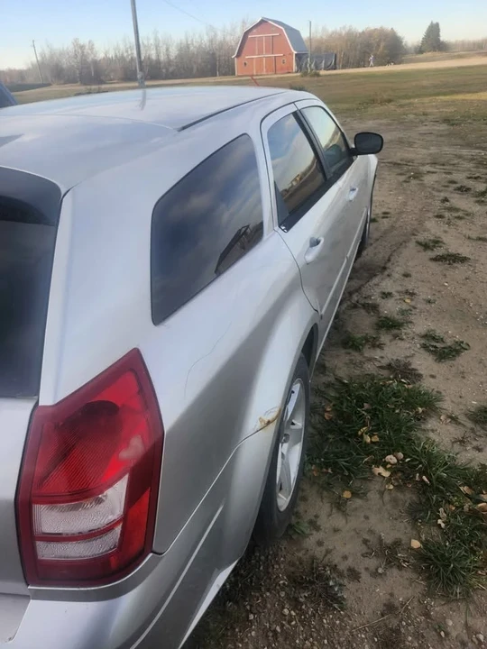 2006 Dodge Magnum 2nd Gen Wagon - Image 3 of 8