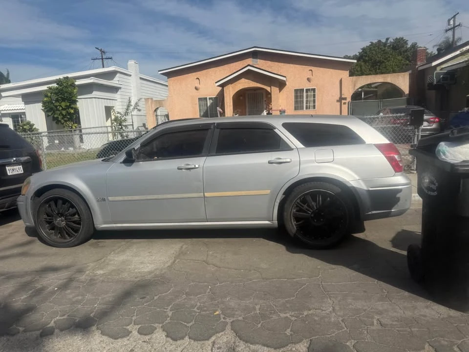2006 Dodge Magnum 2nd Gen Wagon - Image 10 of 10