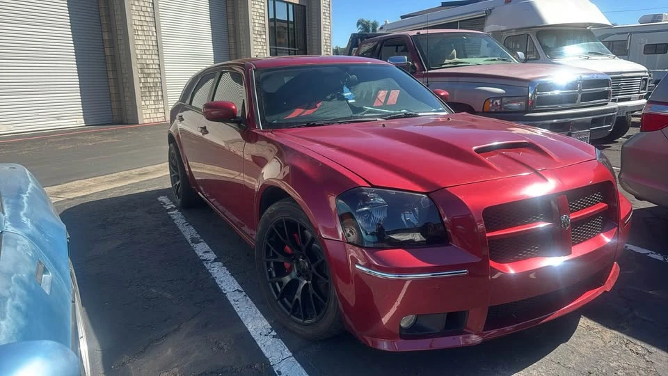 2006 Dodge Magnum 2nd Gen Wagon - Image 2 of 19