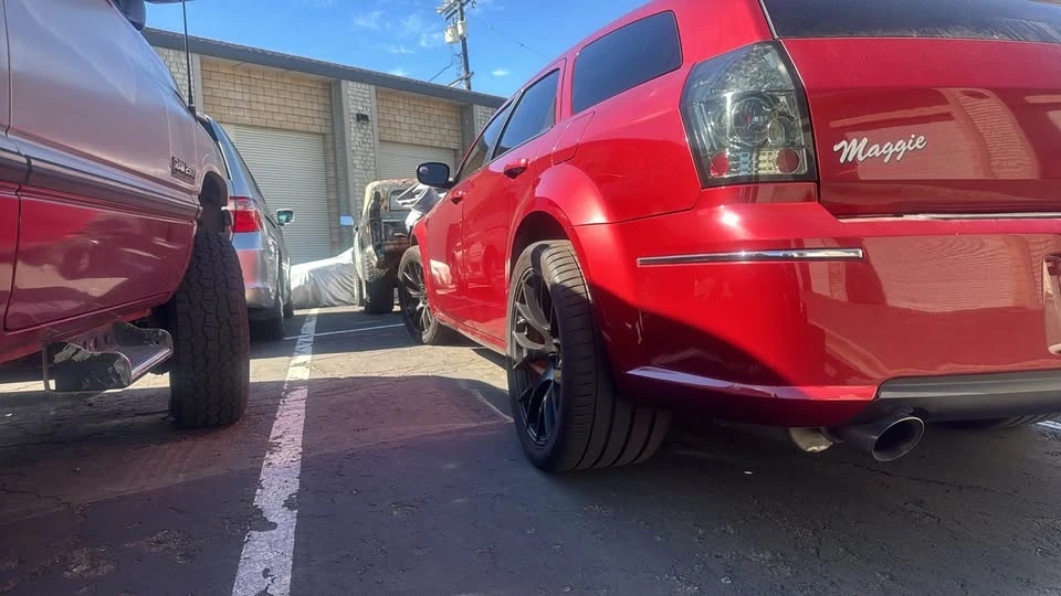 2006 Dodge Magnum 2nd Gen Wagon - Image 10 of 18