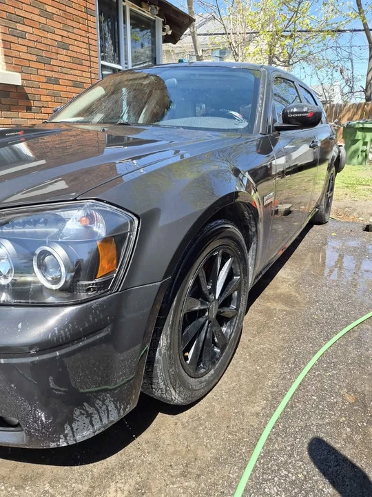 2006 Dodge Magnum 2nd Gen Wagon - Image 2 of 7