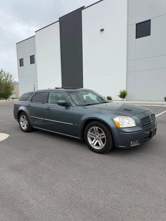 2006 Dodge Magnum 2nd Gen Wagon - Image 6 of 16