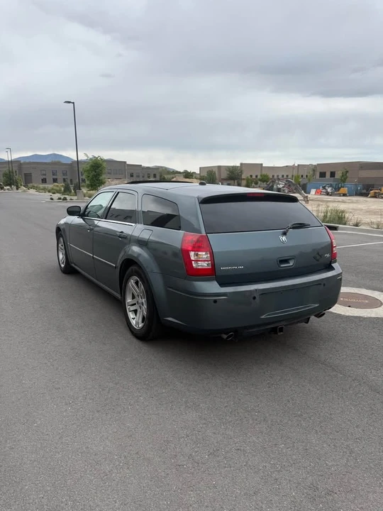 2006 Dodge Magnum 2nd Gen Wagon - Image 2 of 16