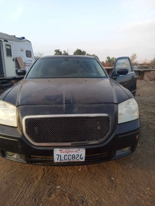 2006 Dodge Magnum 2nd Gen Wagon - Image 3 of 10