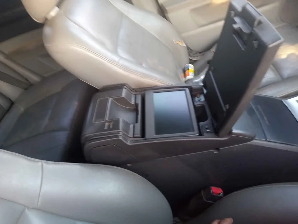 2006 Dodge Magnum 2nd Gen Wagon - Image 9 of 10