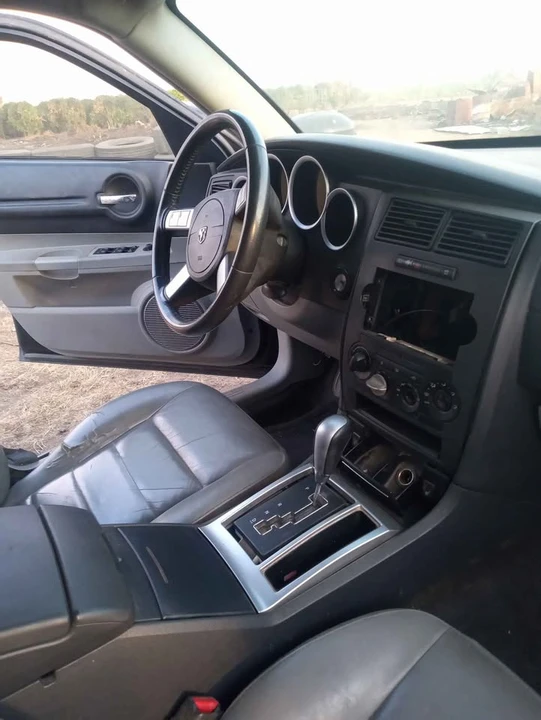 2006 Dodge Magnum 2nd Gen Wagon - Image 6 of 10