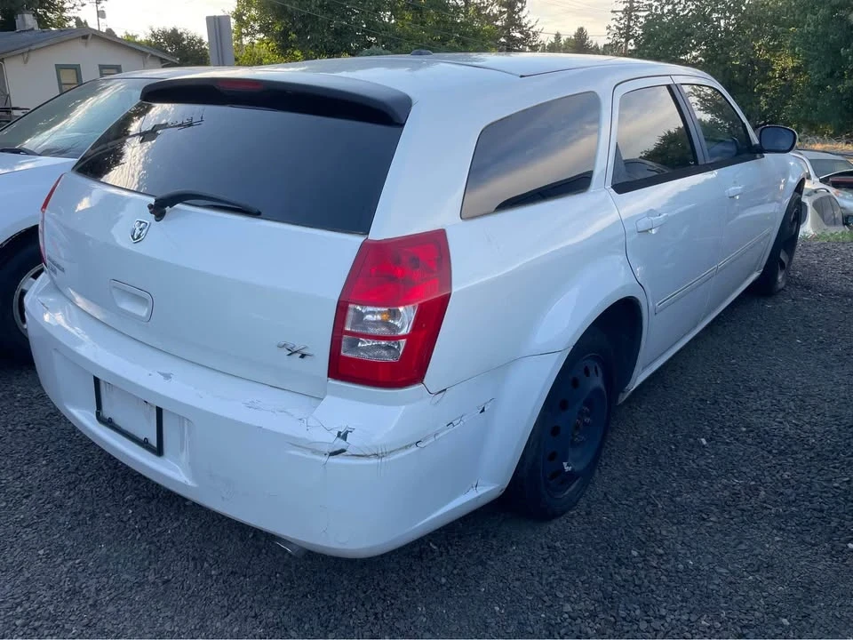 2006 Dodge Magnum 2nd Gen Wagon - Image 4 of 11