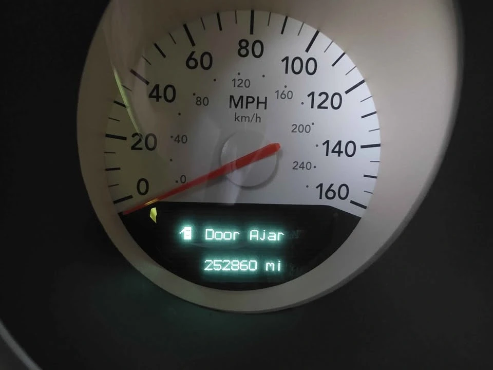 2006 Dodge Magnum 2nd Gen Wagon - Image 6 of 6