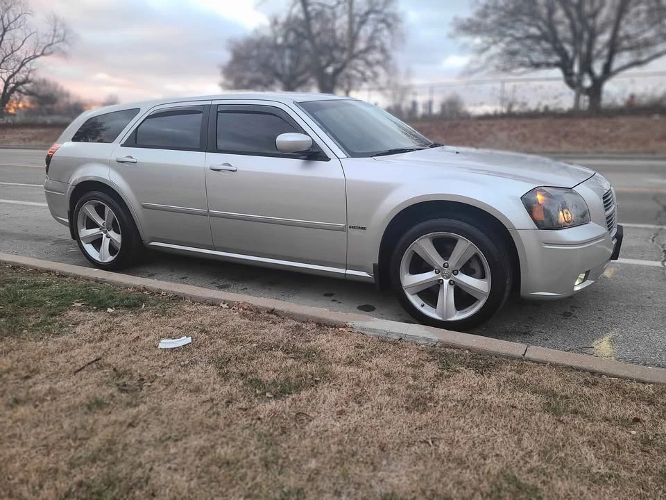 2006 Dodge Magnum 2nd Gen Wagon - Image 5 of 11
