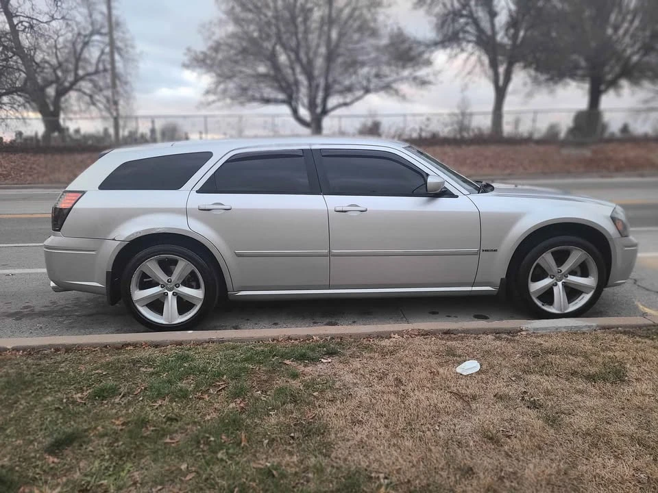2006 Dodge Magnum 2nd Gen Wagon - Image 4 of 11