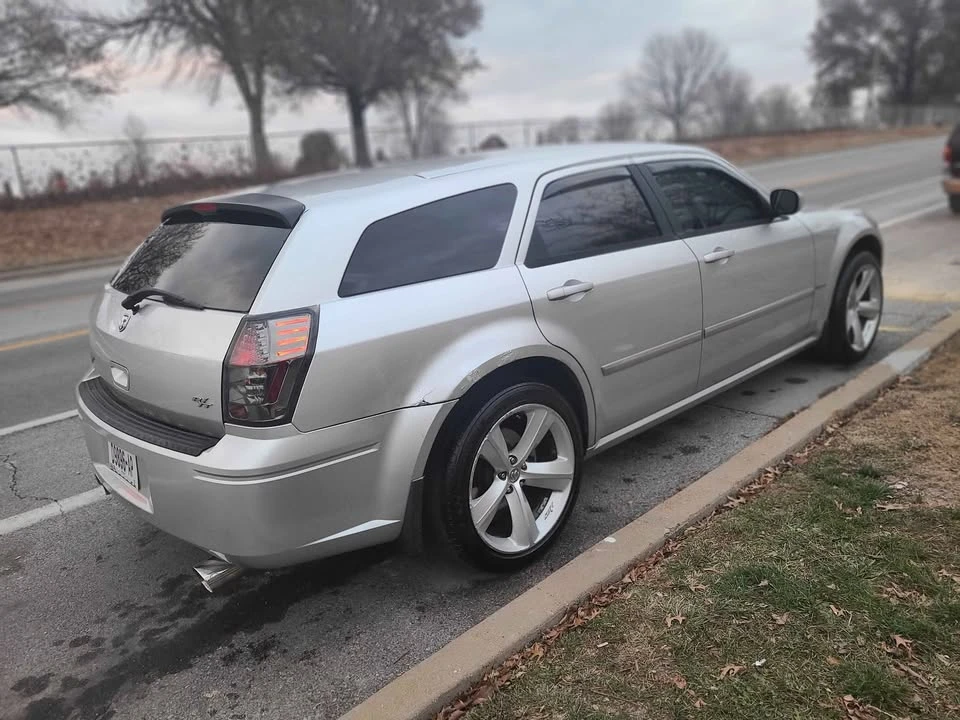 2006 Dodge Magnum 2nd Gen Wagon - Image 6 of 11