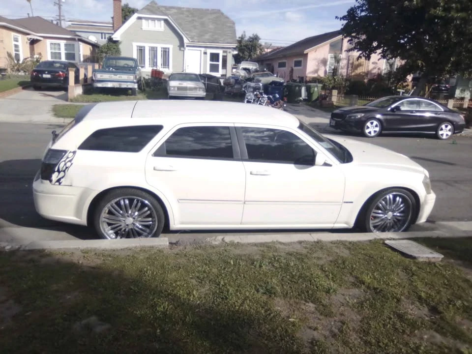 2006 Dodge Magnum 2nd Gen Wagon - Image 3 of 7