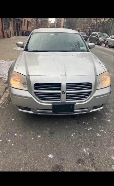 2006 Dodge Magnum 2nd Gen Wagon - Image 2 of 8