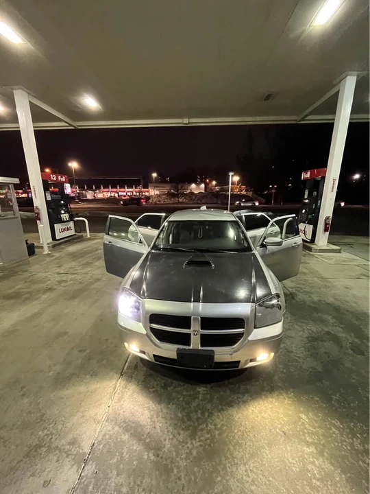 2006 Dodge Magnum 2nd Gen Wagon - Image 3 of 10