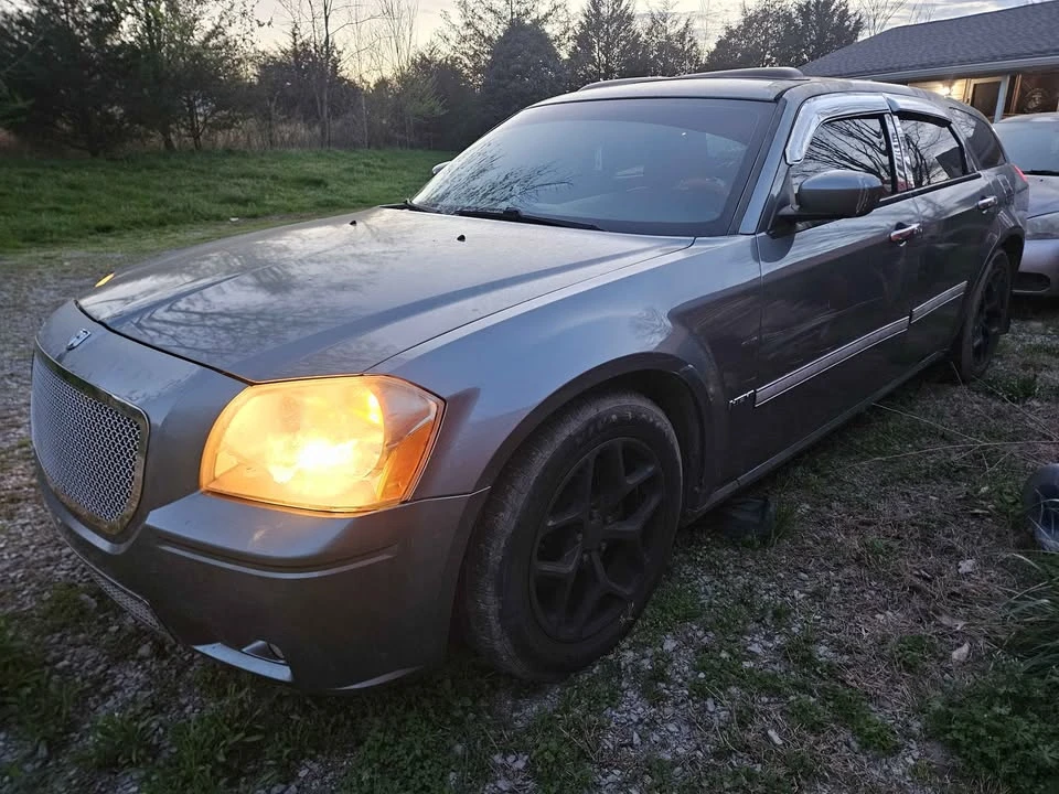 2006 Dodge Magnum 2nd Gen Wagon - Image 2 of 11