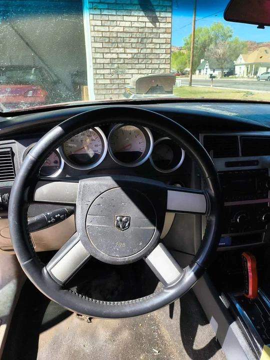 2006 Dodge Magnum 2nd Gen Wagon - Image 10 of 12