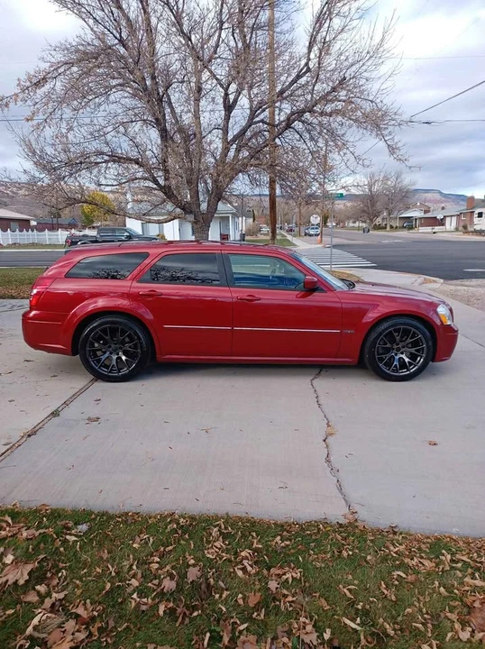 2006 Dodge Magnum 2nd Gen Wagon - Image 3 of 12