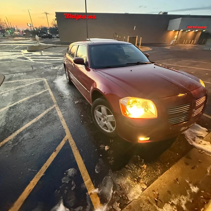 2006 Dodge Magnum 2nd Gen Wagon - Image 13 of 15