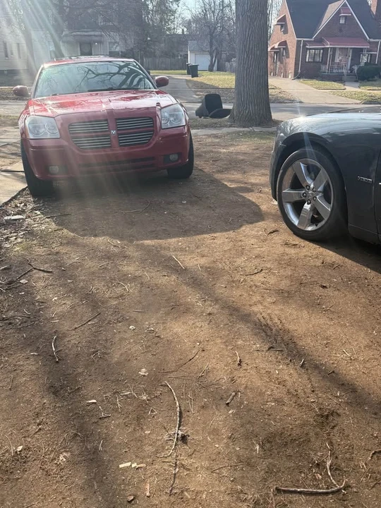 2006 Dodge Magnum 2nd Gen Wagon - Image 2 of 15