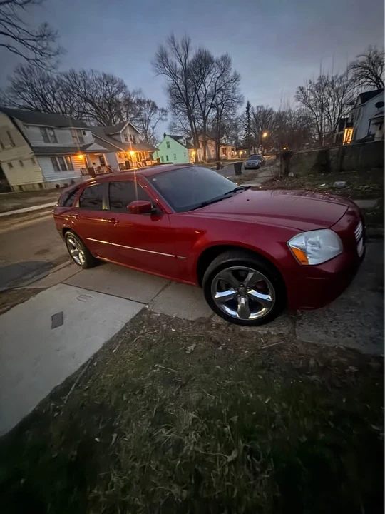 2006 Dodge Magnum 2nd Gen Wagon - Image 8 of 15