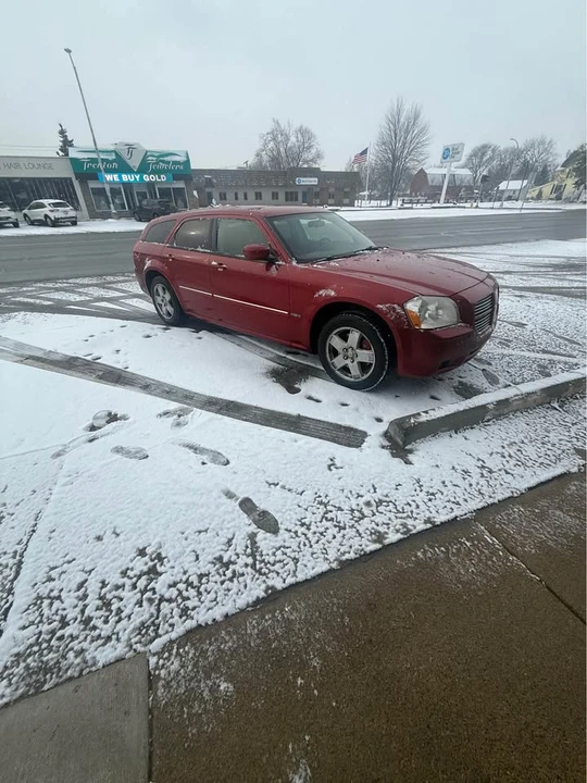 2006 Dodge Magnum 2nd Gen Wagon - Image 12 of 15