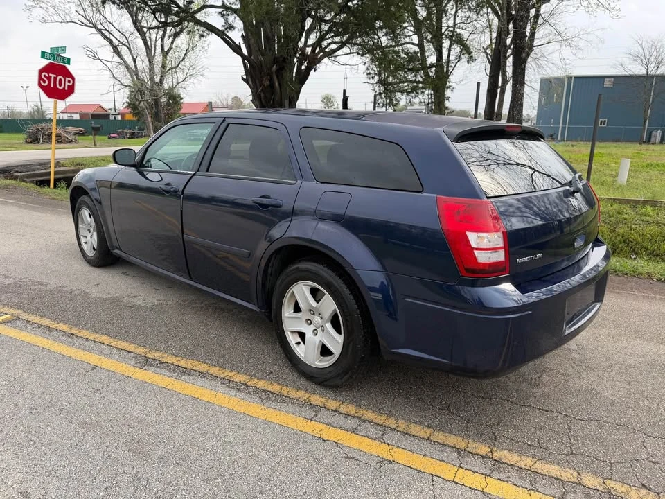 2006 Dodge Magnum 2nd Gen Wagon - Image 3 of 8