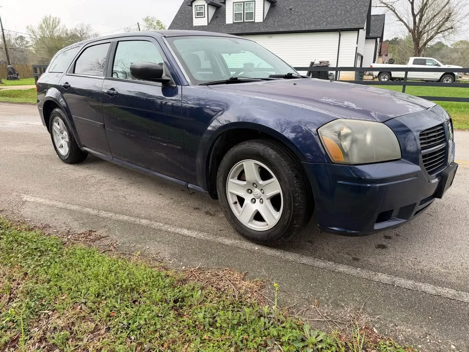 2006 Dodge Magnum 2nd Gen Wagon - Image 2 of 8