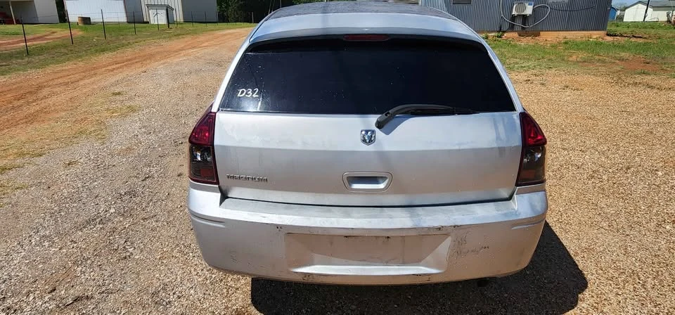 2006 Dodge Magnum 2nd Gen Wagon - Image 2 of 7