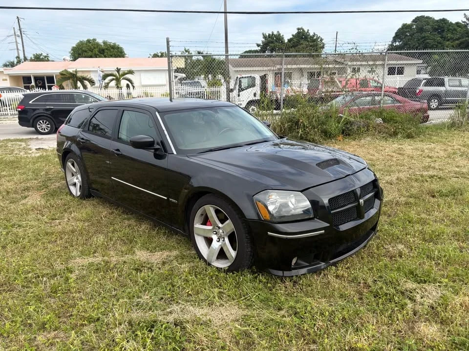 2006 Dodge Magnum SRT8 2nd Gen - Image 2 of 9