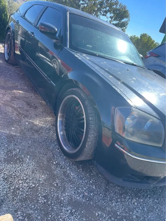 2006 Dodge Magnum SRT8 2nd Gen - Image 2 of 10