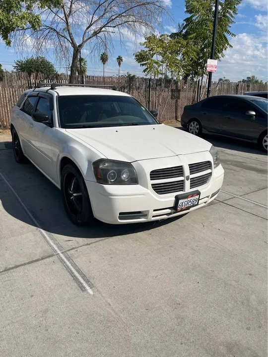 2006 Dodge Magnum SRT8 2nd Gen - Image 2 of 6