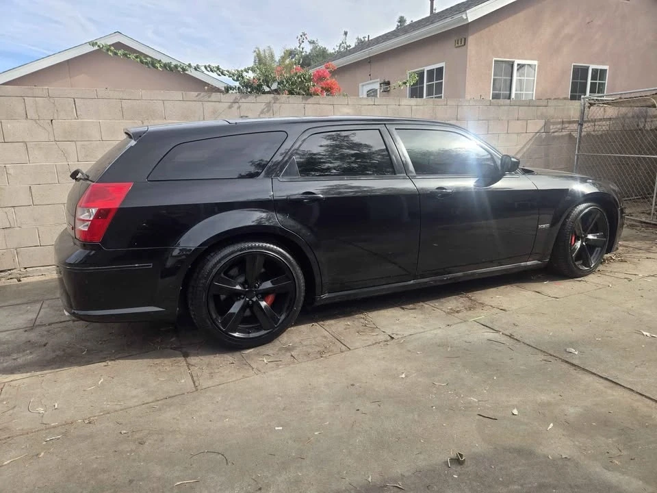 2006 Dodge Magnum SRT8 2nd Gen - Image 2 of 7