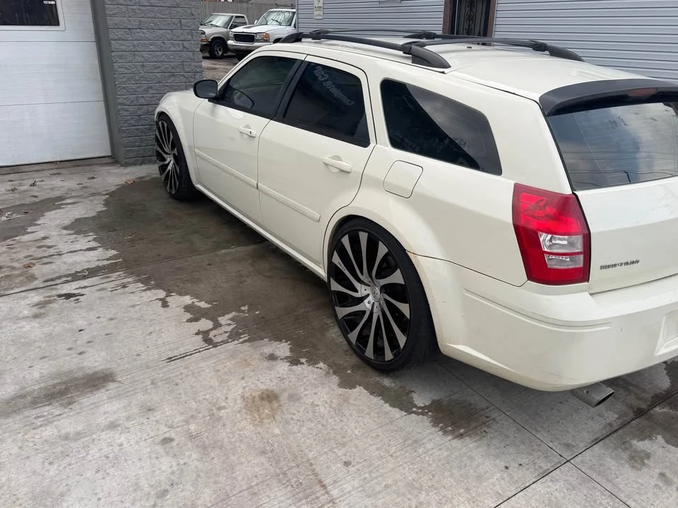 2006 Dodge Magnum SRT8 2nd Gen - Image 3 of 10