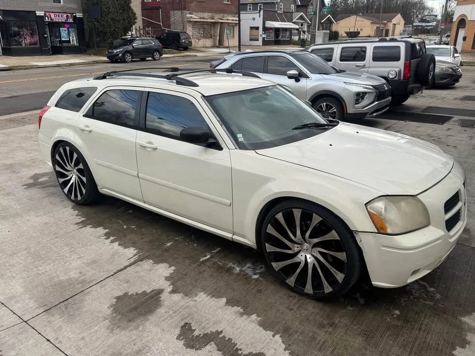2006 Dodge Magnum SRT8 2nd Gen - Image 4 of 10