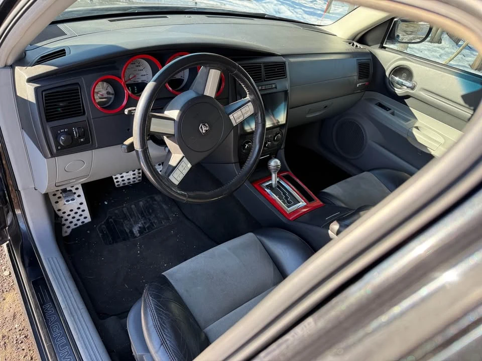 2006 Dodge Magnum SRT8 2nd Gen - Image 16 of 19
