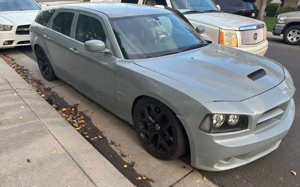 2006 Dodge Magnum SRT8 2nd Gen - Image 2 of 3
