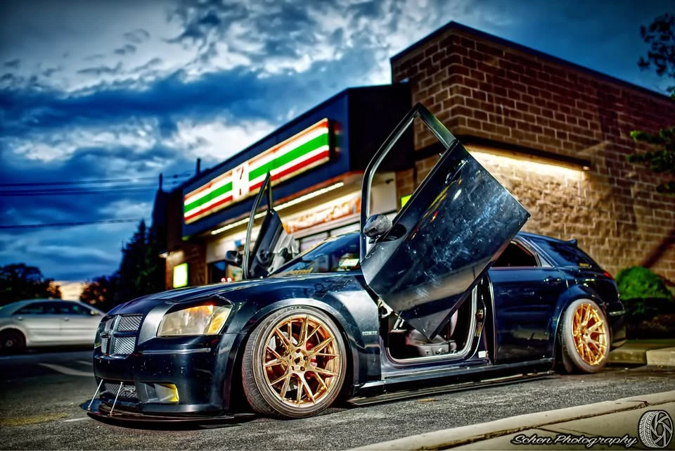 2006 Dodge Magnum SRT8 2nd Gen - Image 8 of 11