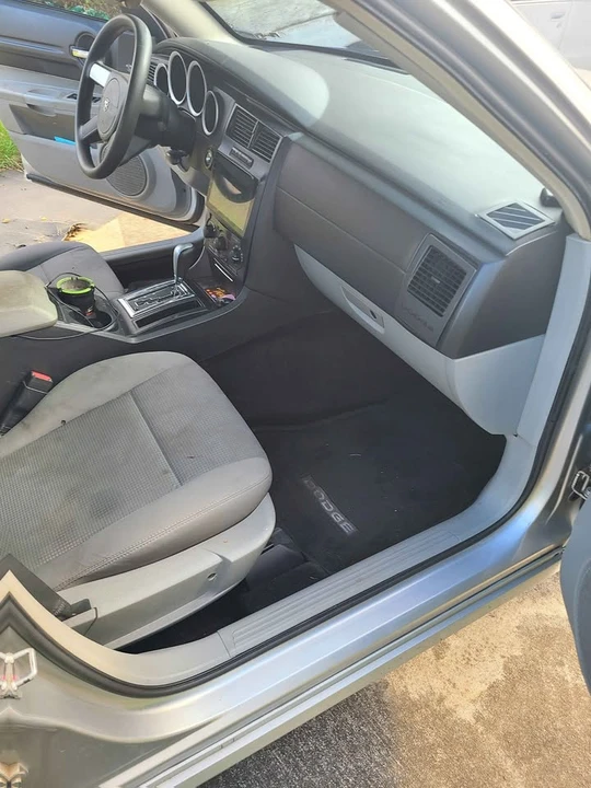 2006 Dodge Magnum 2nd Gen Wagon - Image 6 of 7