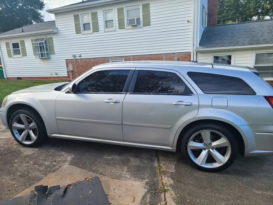 2006 Dodge Magnum 2nd Gen Wagon - Image 4 of 7