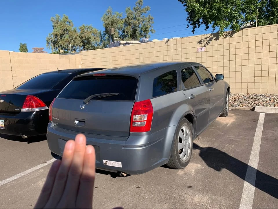 2006 Dodge Magnum 2nd Gen Wagon - Image 2 of 4