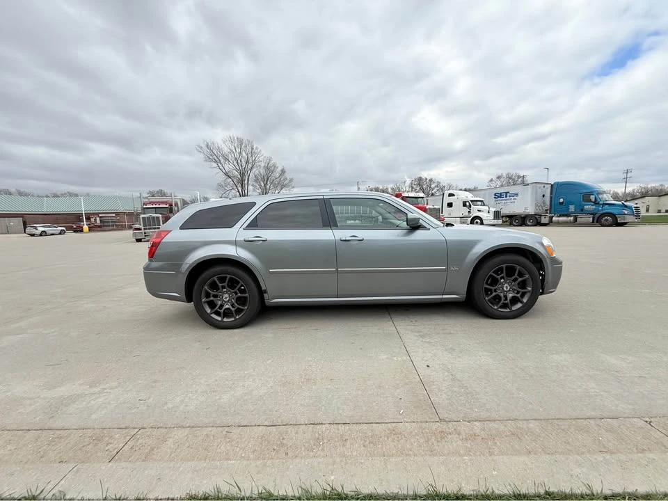 2006 Dodge Magnum 2nd Gen Wagon - Image 4 of 20