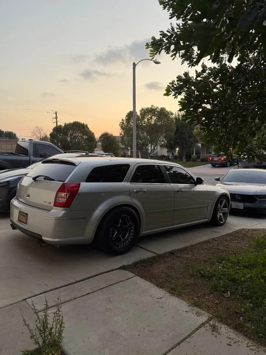 2006 Dodge Magnum SRT8 2nd Gen - Image 4 of 5
