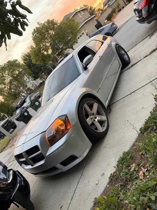 2006 Dodge Magnum SRT8 2nd Gen - Image 2 of 5