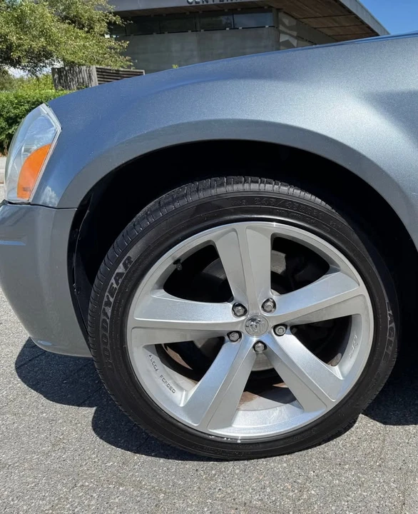 2006 Dodge Magnum 2nd Gen Wagon - Image 6 of 18