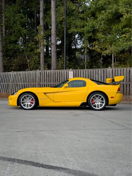 2006 Dodge Viper 3rd Gen - Image 2 of 16