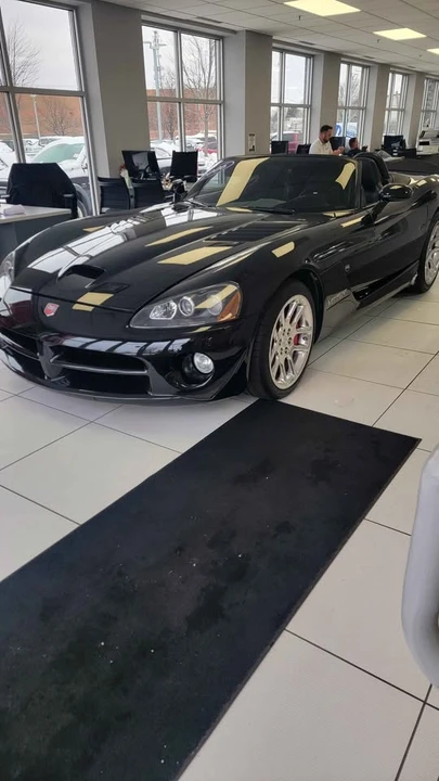 2006 Dodge Viper 3rd Gen - Image 2 of 10